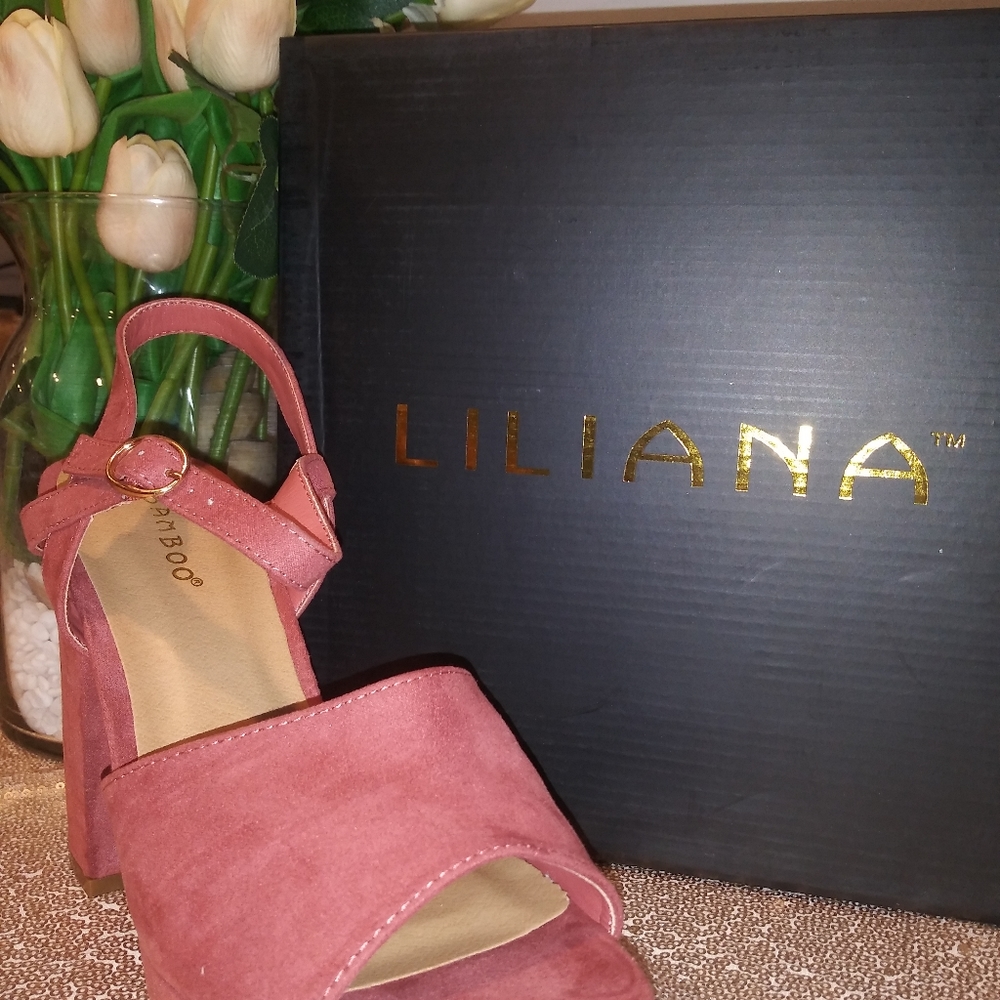 Chunky Heel - Picture 3 of 3